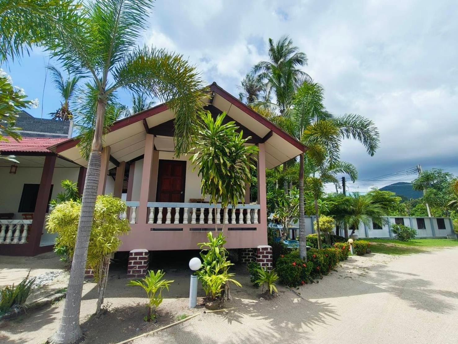 Phangan Lodge Bantaj Kültér fotó